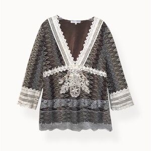 Passion Concept V-Neck Multimedia Blouse